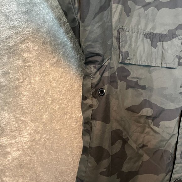 Old Navy Men Camo Active Mesh Lined Shacket Snap Front Lightweight Jacket M - Picture 4 of 13